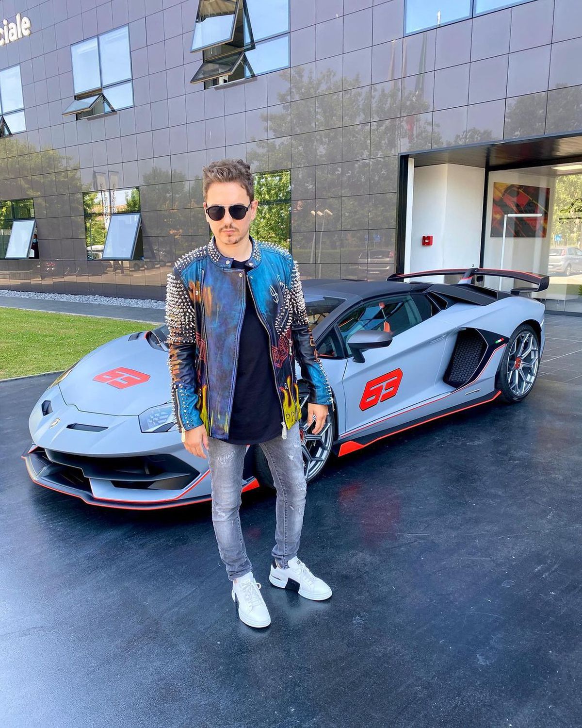 Jorge Lorenzo și-a etalat noul bolid » Suma astronomică plătită de spaniol și specificațiile mașinii