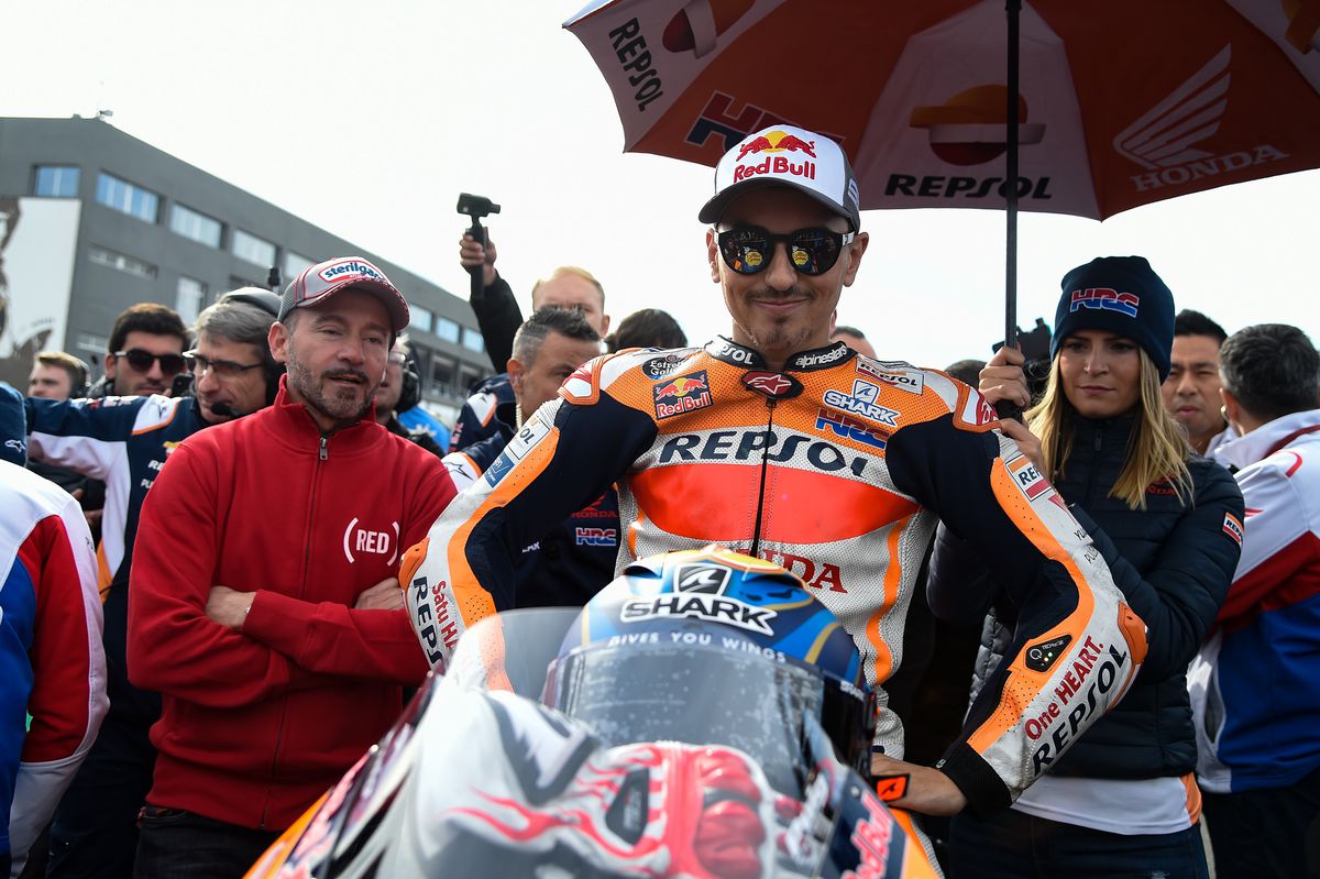 Jorge Lorenzo și-a etalat noul bolid » Suma astronomică plătită de spaniol și specificațiile mașinii