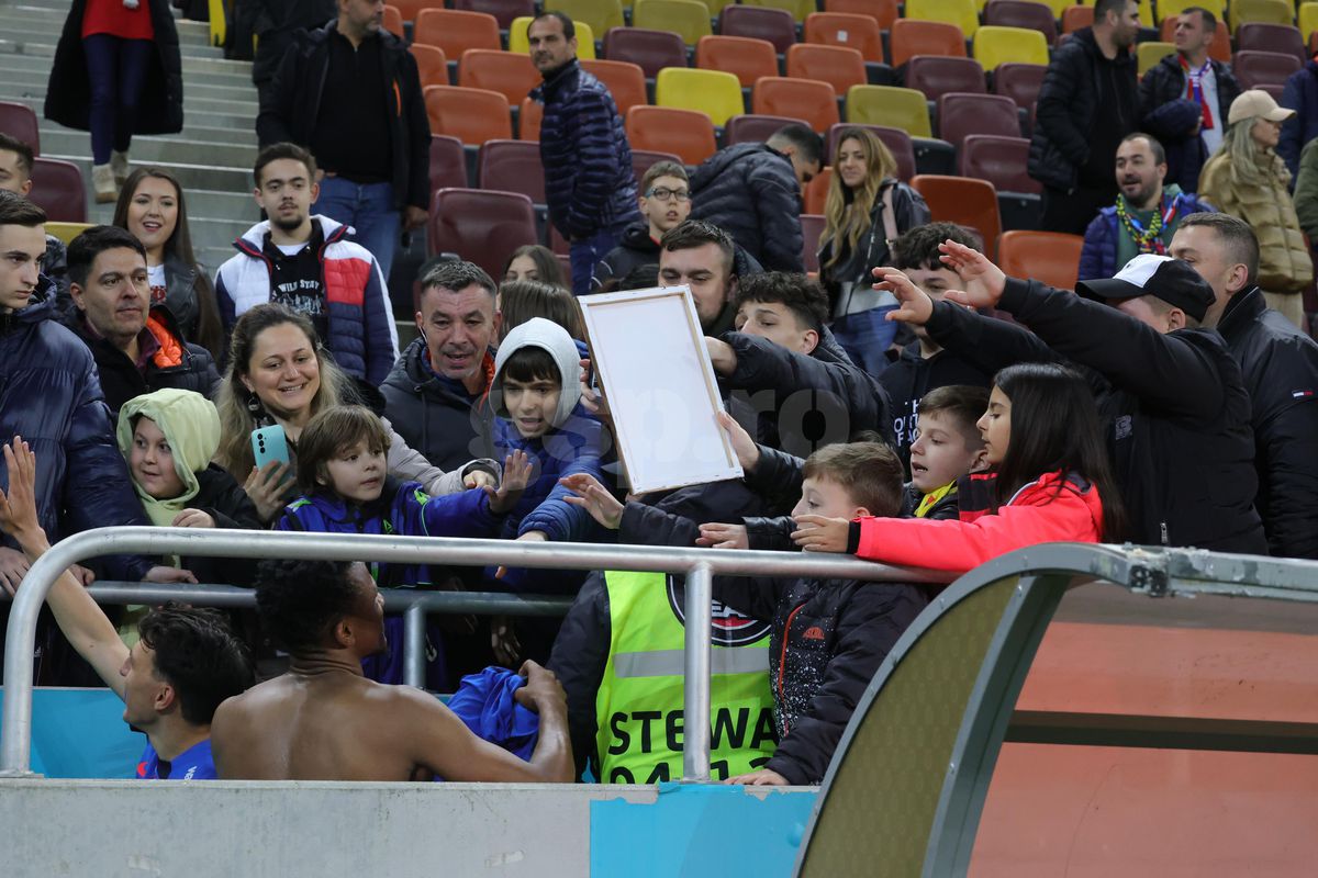 Siyabonga Ngezana, surprins de un copil după FCSB - U Cluj! Cadoul a ajuns în brațele partenerei