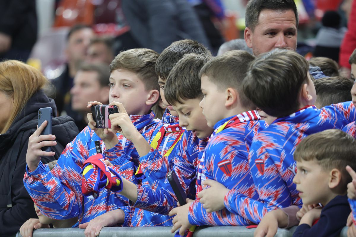 Imagini de la încălzire, înainte de FCSB - U Cluj / foto: Ionuț Iordache (GSP)