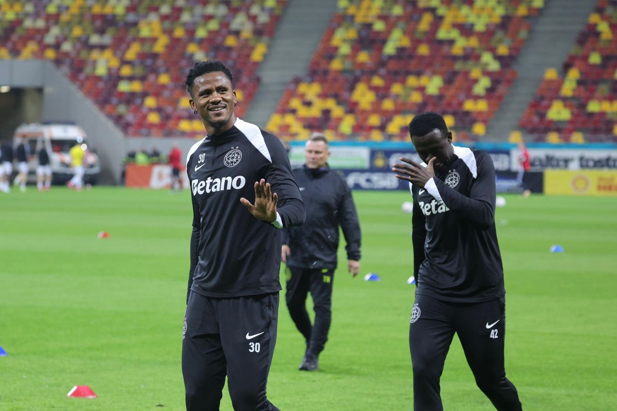 Imagini de la încălzire, înainte de FCSB - U Cluj / foto: Ionuț Iordache (GSP)