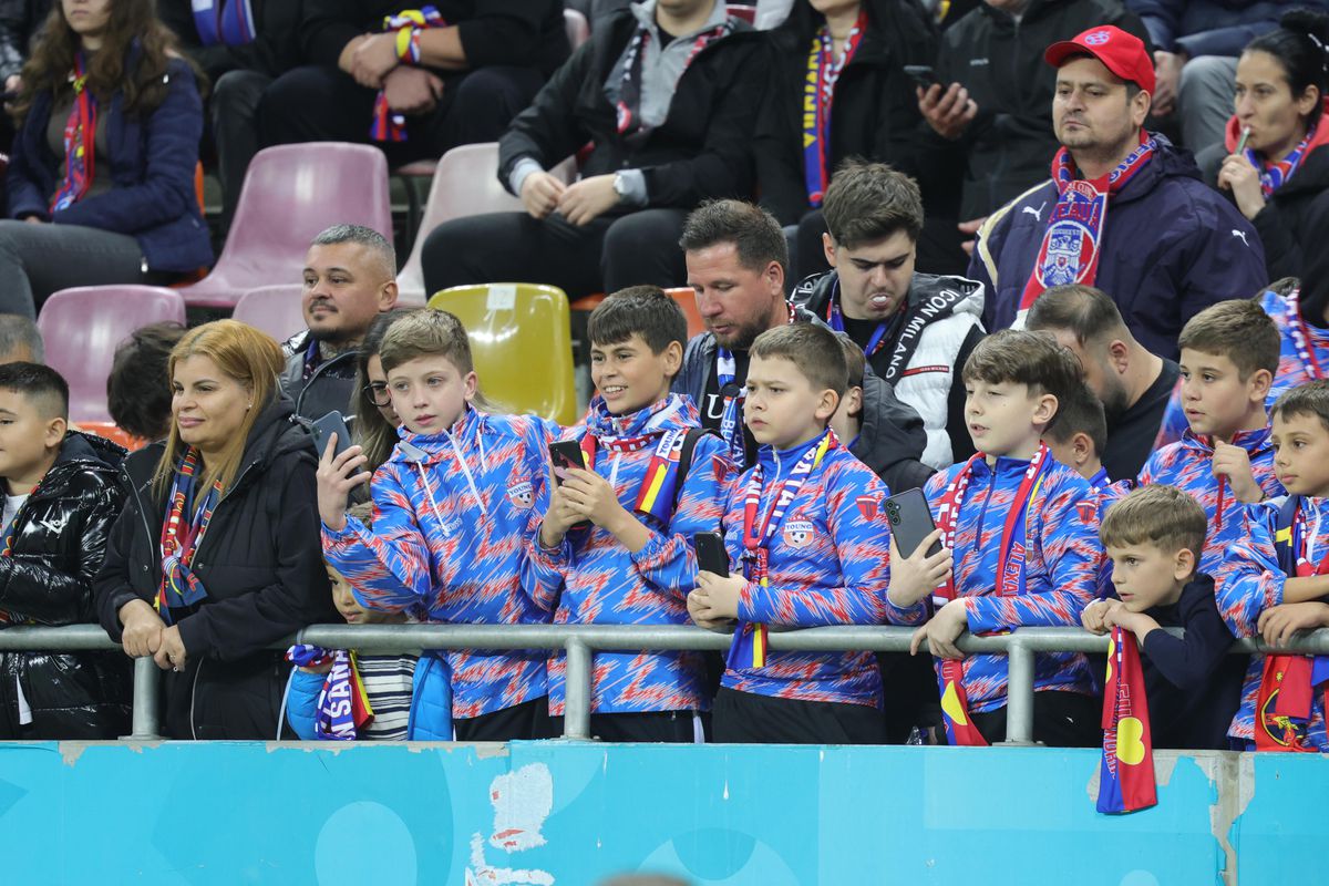 Imagini de la încălzire, înainte de FCSB - U Cluj / foto: Ionuț Iordache (GSP)