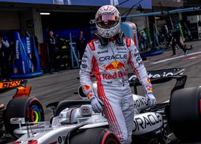 Max Verstappen îi egalează legendarii Michael Schumacher și Sebastian Vettel! Performanța realizată în Japonia