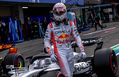 Max Verstappen îi egalează legendarii Michael Schumacher și Sebastian Vettel! Performanța realizată în Japonia