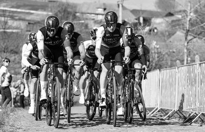 Înainte de începerea competiției, Turul Flandrei a fost marcat de două tragedii