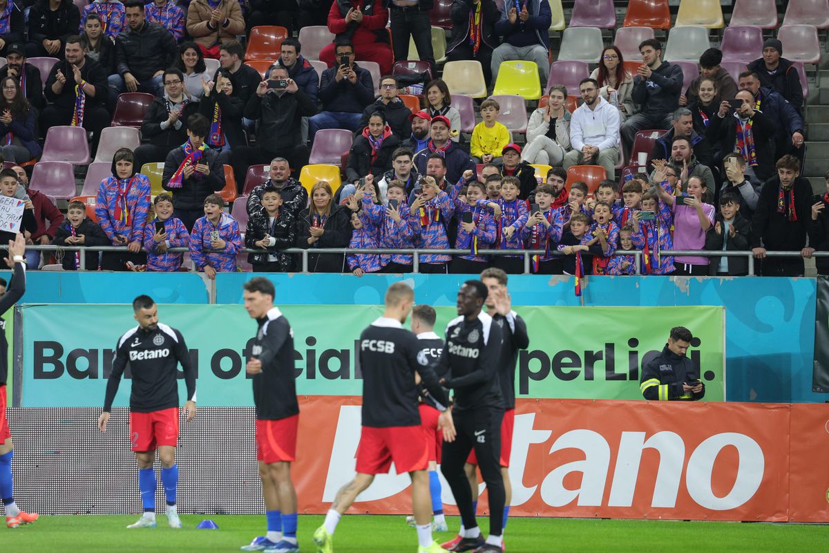 Imagini de la încălzire, înainte de FCSB - U Cluj / foto: Ionuț Iordache (GSP)