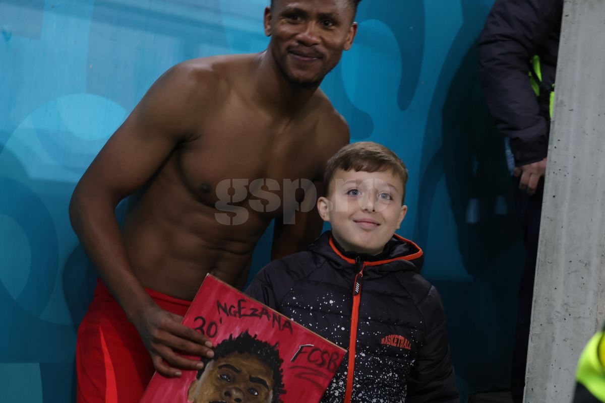 Siyabonga Ngezana, surprins de un copil după FCSB - U Cluj! Cadoul a ajuns în brațele partenerei