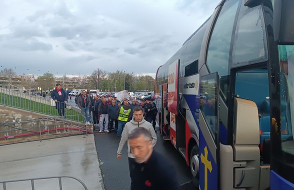 Ce urmărea MM Stoica pe tabletă, înainte de FCSB - U Cluj » Imaginile surprinse de reporterii GSP