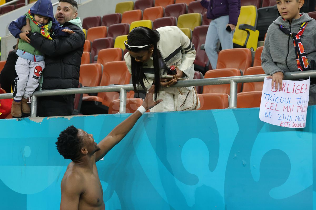 Siyabonga Ngezana, surprins de un copil după FCSB - U Cluj! Cadoul a ajuns în brațele partenerei