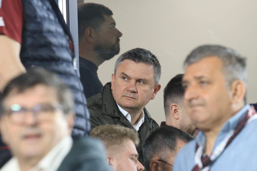 8 detalii de la Rapid - U Cluj » Scandări împotriva Legii 4, gest special pentru Mircea Lucescu + noul „transfer” la primul meci