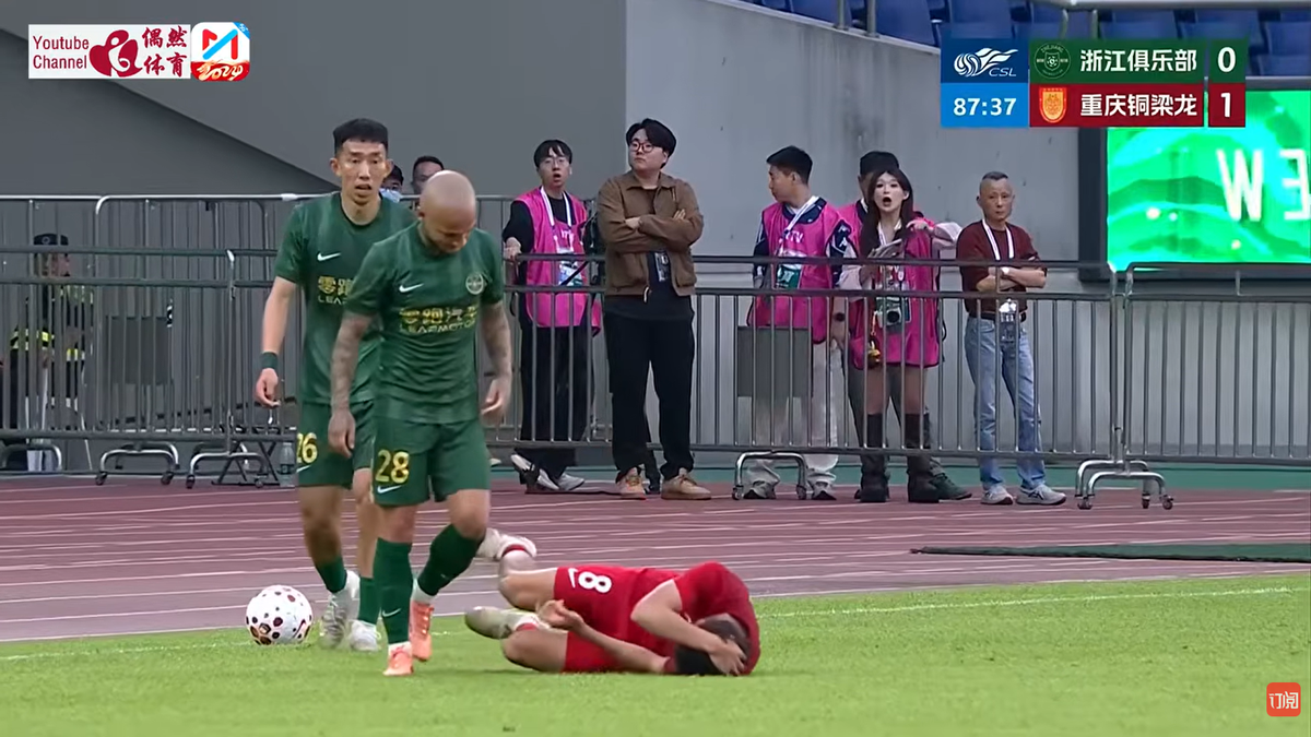 Alexandru Mitriță, cartonaș roșu în China