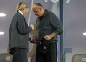 Cum au fost surprinși Dan și Diana Șucu cu câteva minute înainte de Rapid - U Cluj