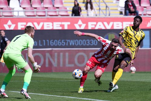 Spectacol total în UTA Arad - Metaloglobus, cu șase goluri » Avem un nou lider în play-out! // foto: sportpictures.eu