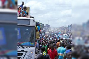 La 5 zile după calificarea la Mondial, jucătorii încă sărbătoresc cu zeci de mii de oameni pe străzi! Plângere oficială la FIFA: „Federația i-a blocat acolo!”