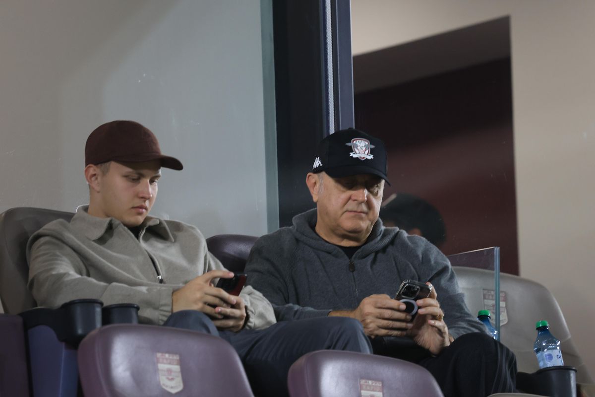 Scandal-monstru în Giulești, după Rapid - U Cluj » Jucătorii au fost înjurați de fani și loviți cu bățul de la tobă!