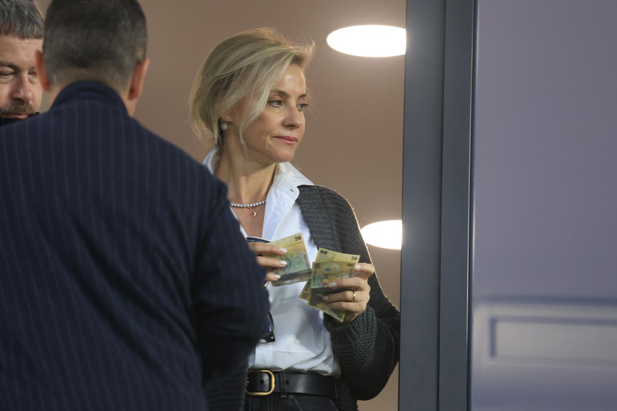 Diana și Dan Șucu în lojile din Giulești