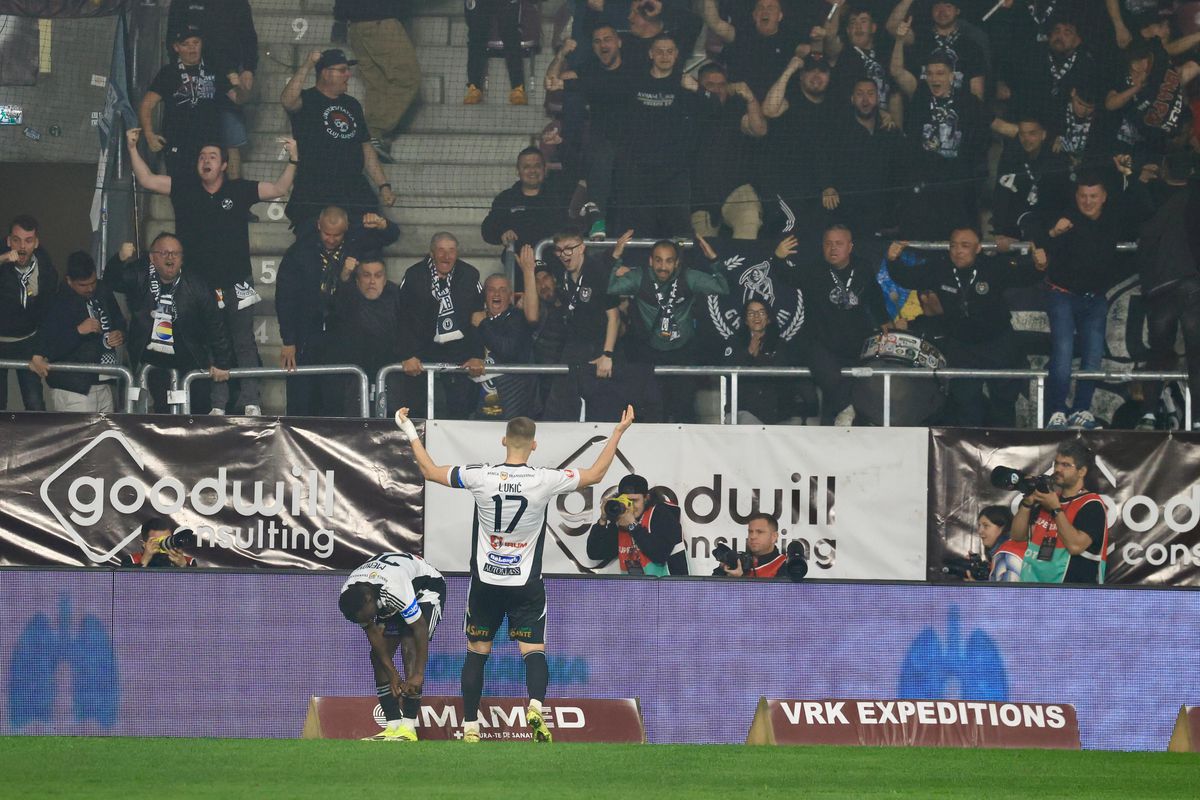 Rapid - U Cluj, imagini de pe teren și din loji