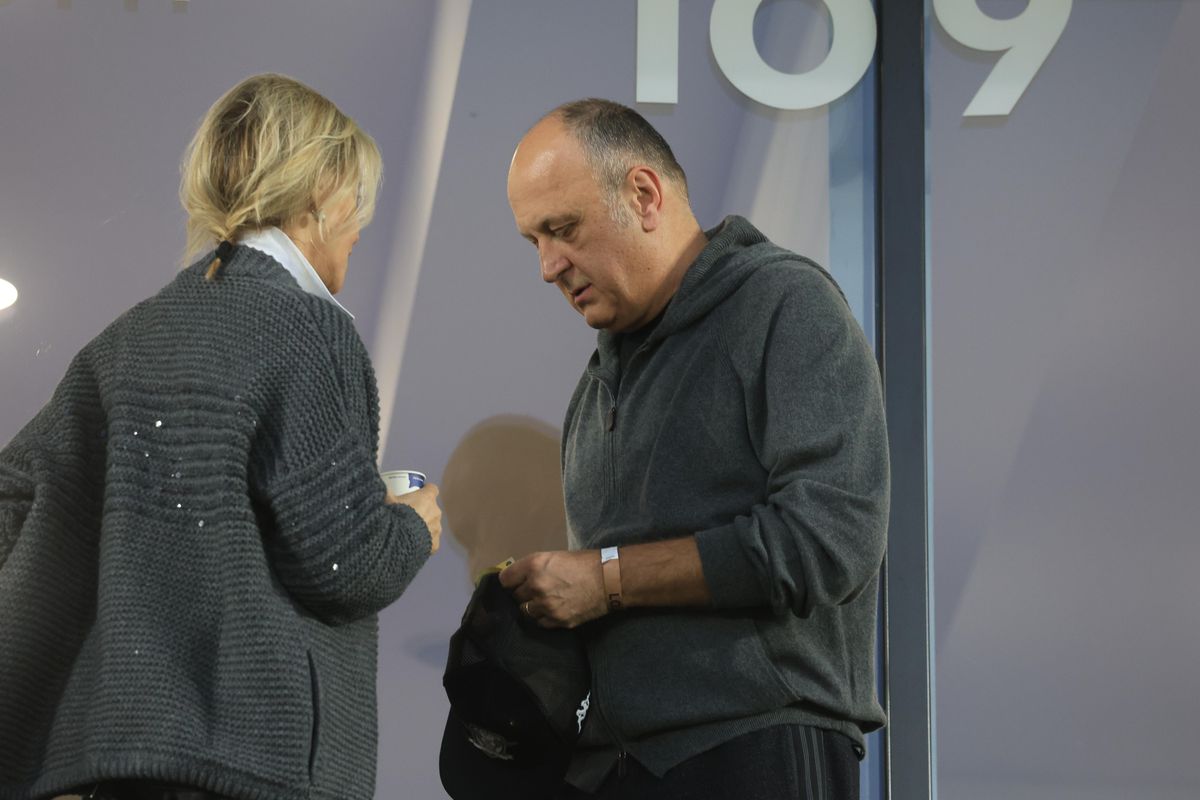 Cum au fost surprinși Dan și Diana Șucu cu câteva minute înainte de Rapid - U Cluj