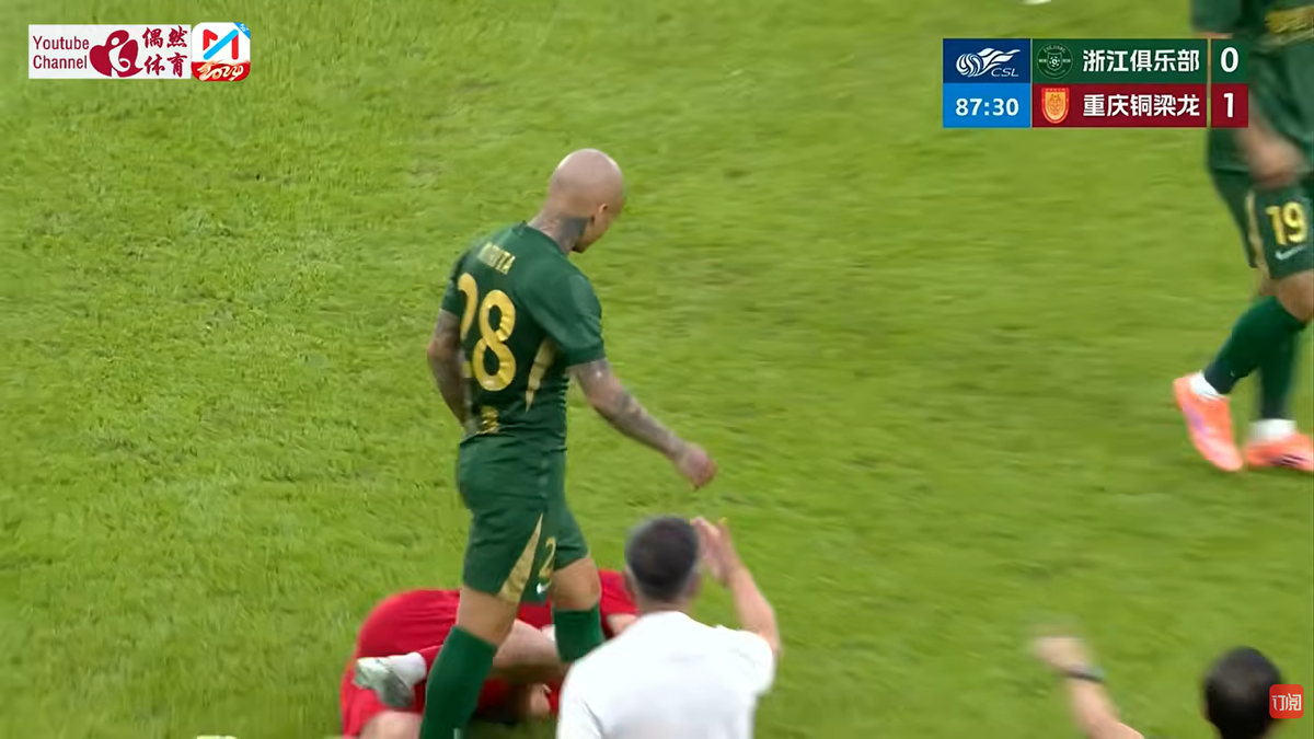 Ce ai făcut, Mitriță? Românul a primit cartonașul roșu după un gest stupid