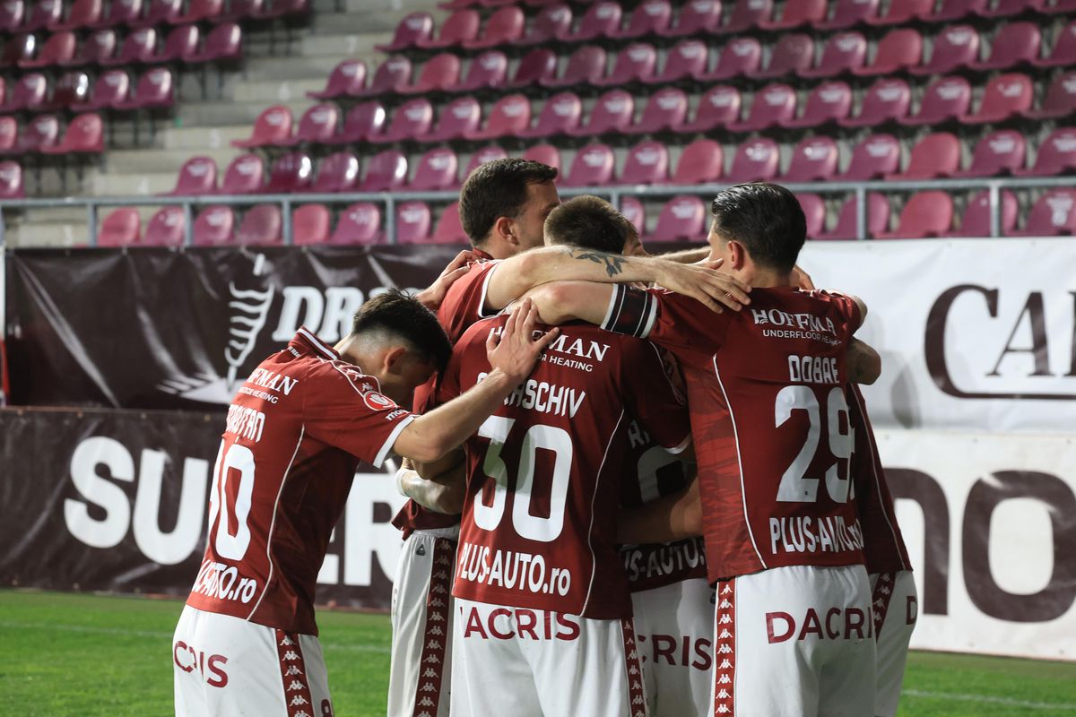 Rapid - U Cluj, imagini de pe teren și din loji