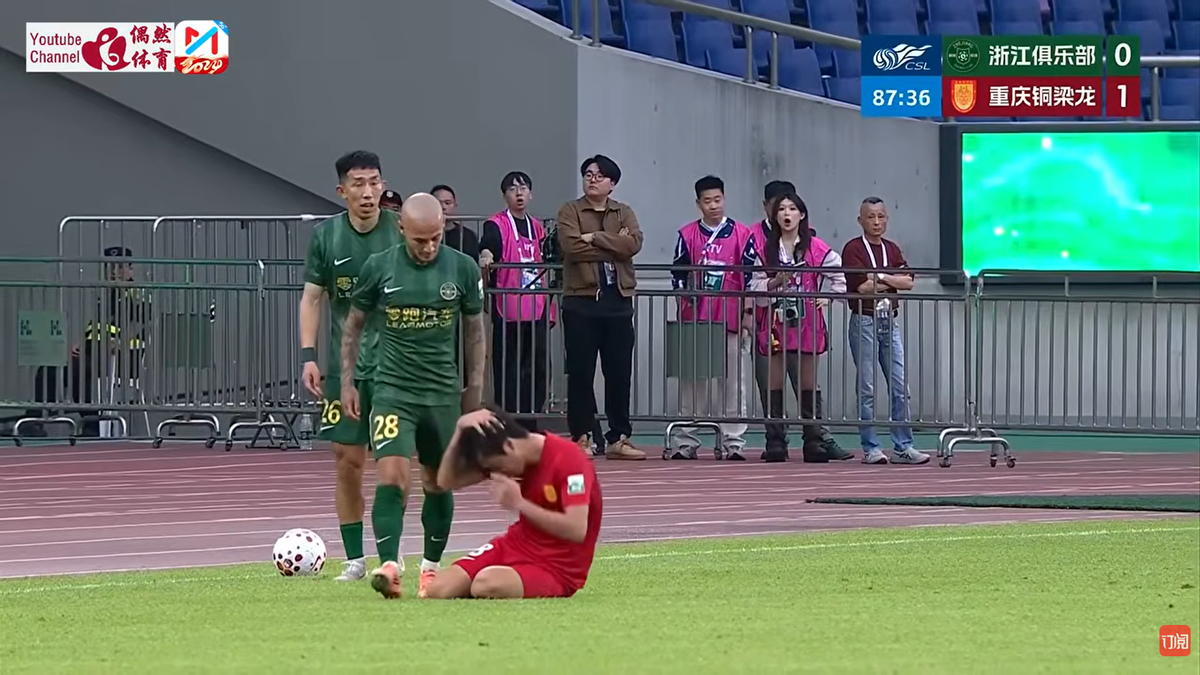 Alexandru Mitriță, cartonaș roșu în China