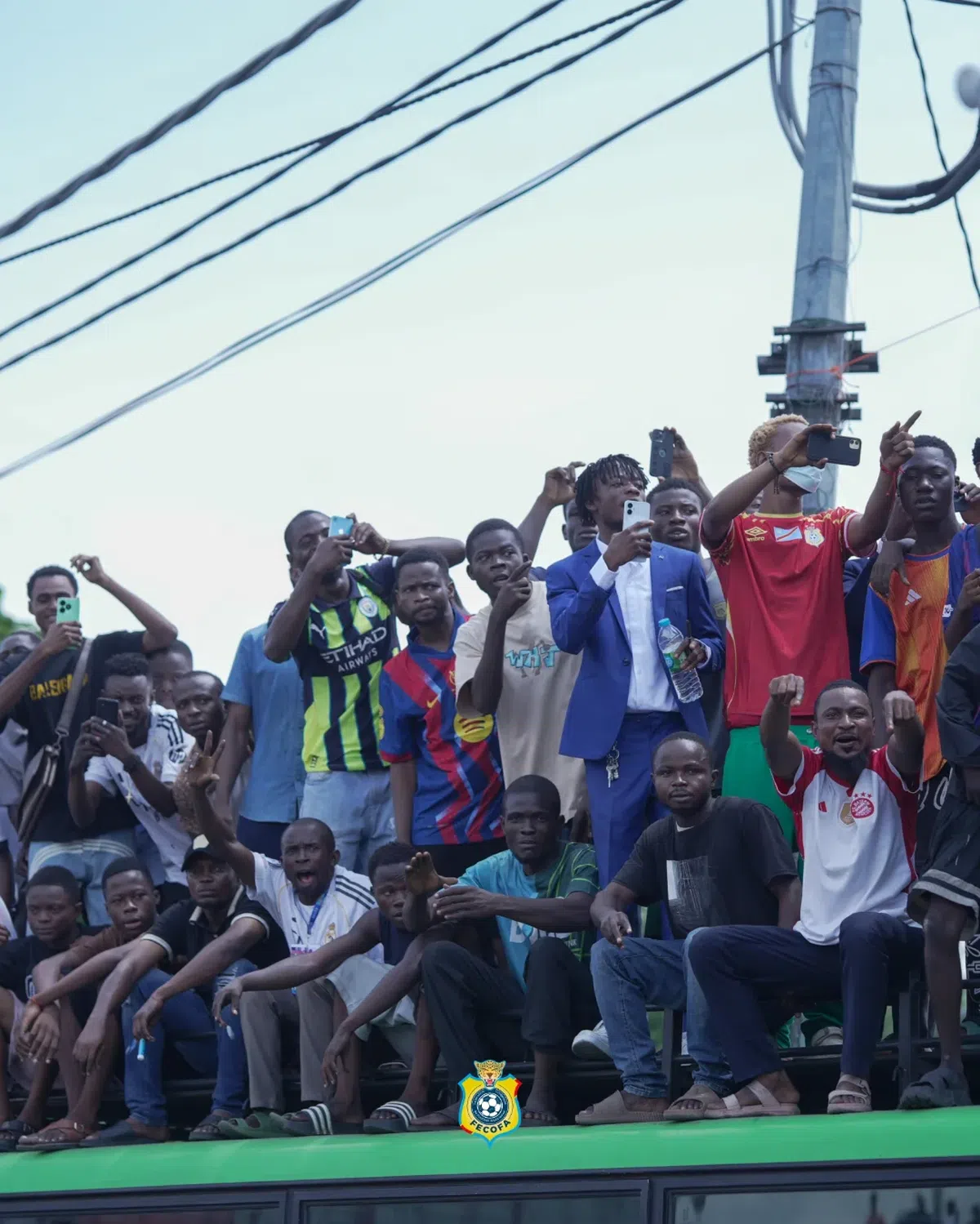 La 5 zile după calificarea la Mondial, jucătorii încă sărbătoresc cu zeci de mii de oameni pe străzi! Plângere oficială la FIFA: „Federația i-a blocat acolo!”