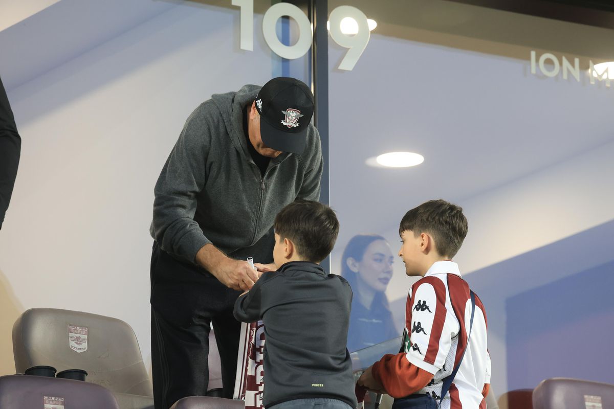 Cum au fost surprinși Dan și Diana Șucu cu câteva minute înainte de Rapid - U Cluj