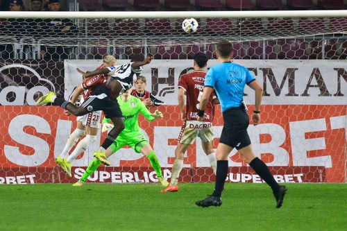 Oucasse Mendy a reușit „dubla” în Rapid - U Cluj // foto:Ionuț Iordache