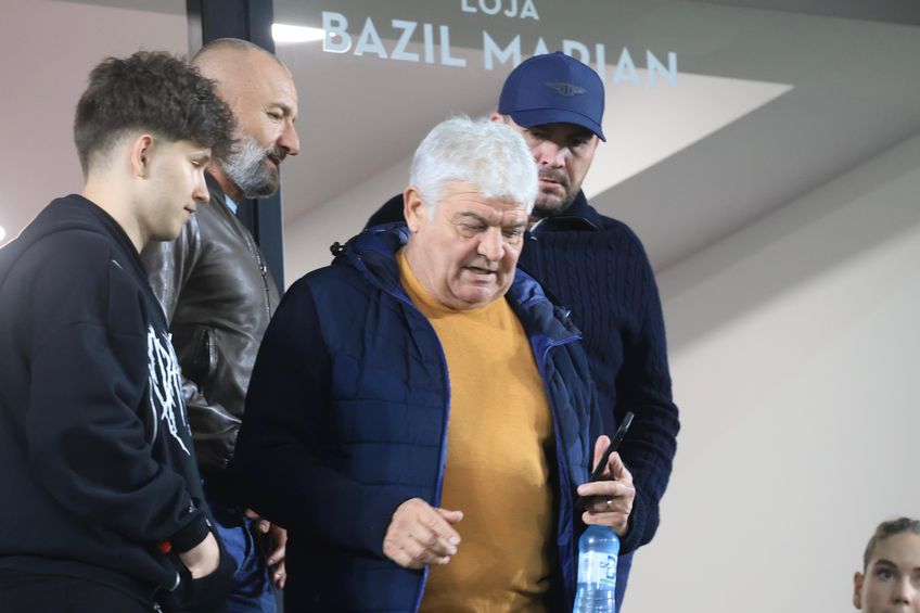 Ioan Andone, în tribunele stadionului din Giulești // foto: Ionuț Iordache (GSP)