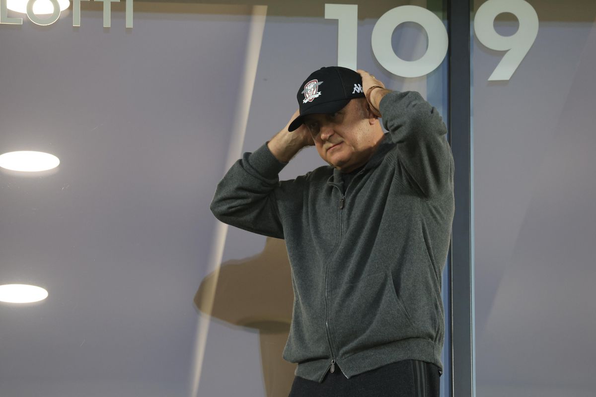 Cum au fost surprinși Dan și Diana Șucu cu câteva minute înainte de Rapid - U Cluj