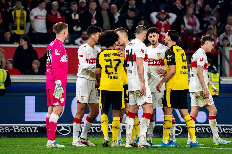 La Stuttgart au zburat scaune! » Scandal în tribune, pe bancă și pe gazon