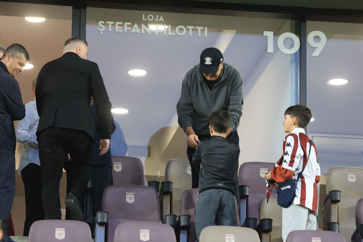 Diana și Dan Șucu în lojile din Giulești