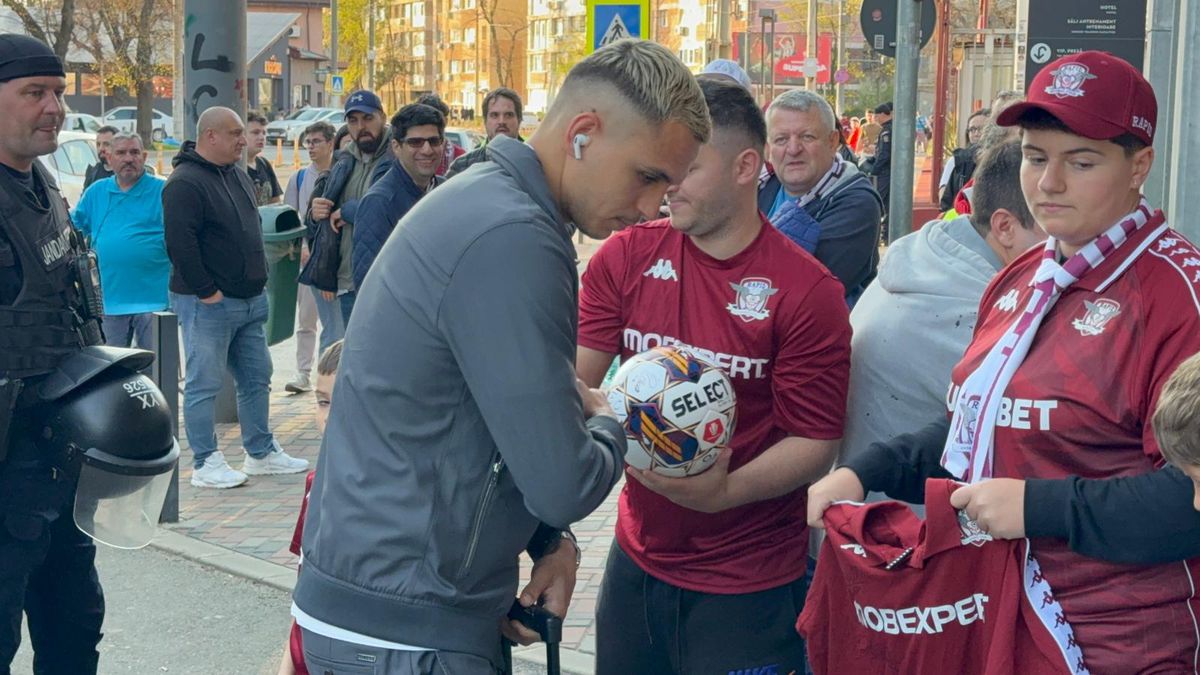 8 detalii de la Rapid - U Cluj » Scandări împotriva Legii 4, gest special pentru Mircea Lucescu + noul „transfer” la primul meci