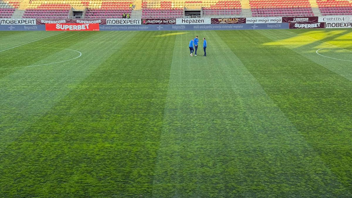 8 detalii de la Rapid - U Cluj » Scandări împotriva Legii 4, gest special pentru Mircea Lucescu + noul „transfer” la primul meci