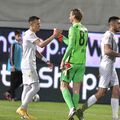 Ștefan Gadola, acționarul minoritar al celor de la CFR Cluj, a anunțat la GSP Live că Giedrius Arlauskis (33 de ani, portar) va rămâne în Gruia și pentru sezonul următor.