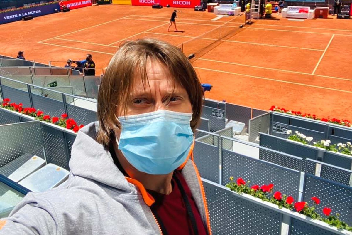 Actorul care a urmărit-o live pe Simona Halep la Madrid, dezvăluiri pentru Gazetă: „Îți vine să intri pe teren!” + „Avem darul de a ne răzbuna pe sportivii care nu reușesc”