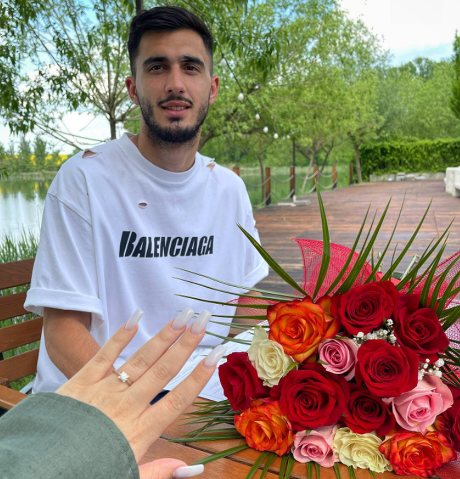 Andrei Ivan s-a logodit înainte de meciul cu FCSB. Superba lui iubită a făcut anunțul: „Am spus «DA»!”