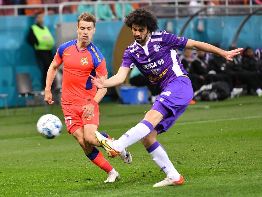 Joao Miguel (dreapta) a ajuns în România în iulie 2021, de la Mafra (liga a doua din Portugalia). Cârțu, despre un jucător din play-off: „A dat niște «chifle»... n-am văzut de când mama m-a făcut!”