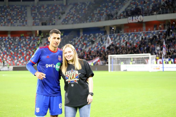 Rebeca, studenta-ultras care salvează vieți  / Sursă foto: Facebook@ Steaua București
