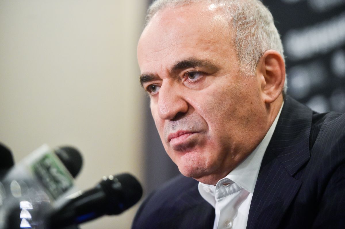 Război în Ucraina, ziua 71 » Kasparov spune ce mare lider al Europei ar fi fost mână în mână cu Vladimir Putin: „Are responsabilitate directă pentru agresivitatea lui!”