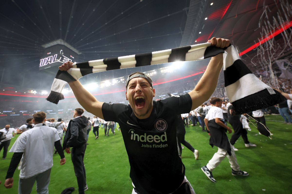 Cunoaștem finala Europa League! Fără Ianis Hagi, Rangers a produs surpriza și e în ultimul act! Finală cu Frankfurt, pe 18 mai + suporterii nemților au sărbătorit pe teren!