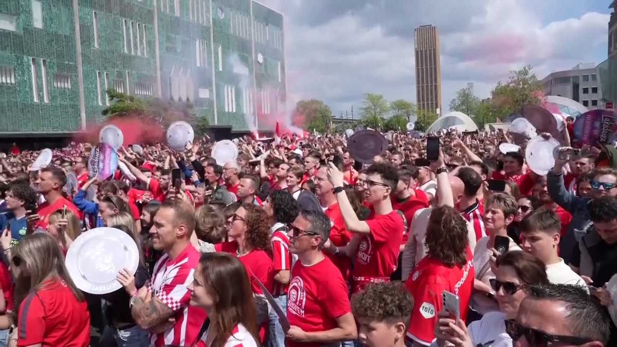 Au invadat străzile orașului! PSV Eindhoven a învins-o pe Sparta Rotterdam și este campioană în Olanda