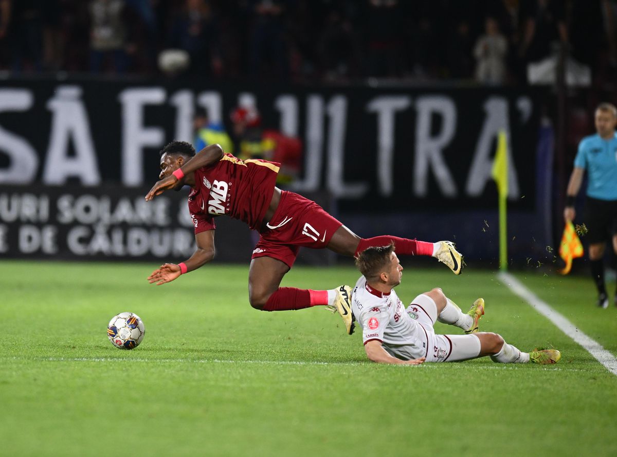Primul meci, primul cartonaș » Criză de nervi a lui Dan Petrescu la CFR Cluj - Rapid