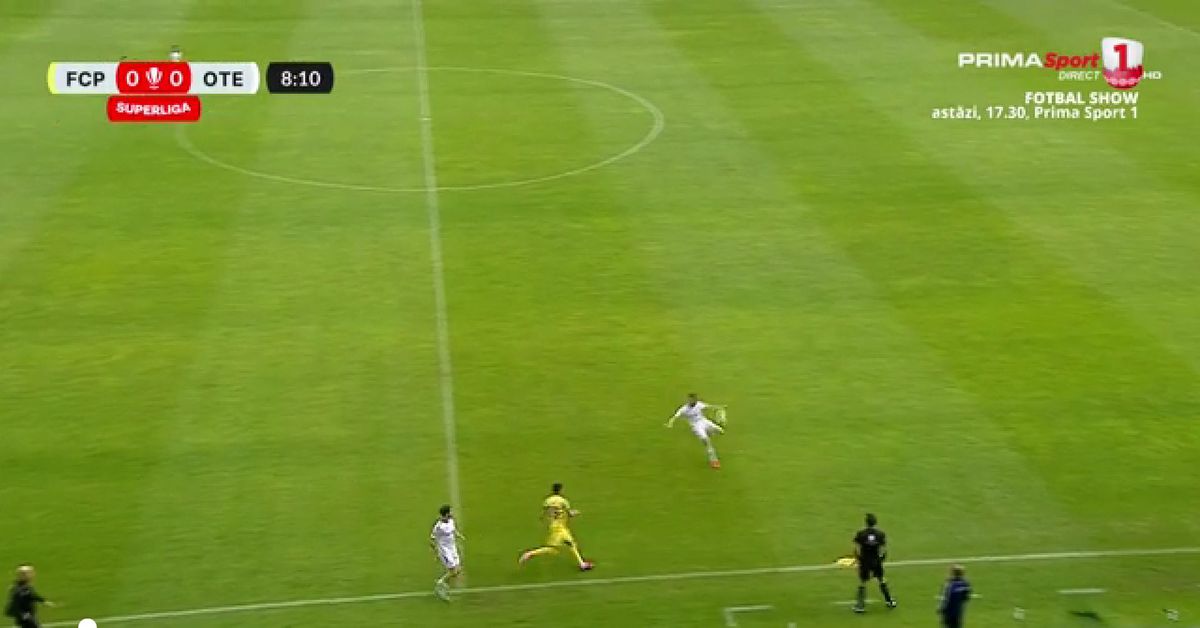 Penalty acordat în Petrolul - Oțelul Galați după două greșeli mari în defensiva lui Dorinel Munteanu