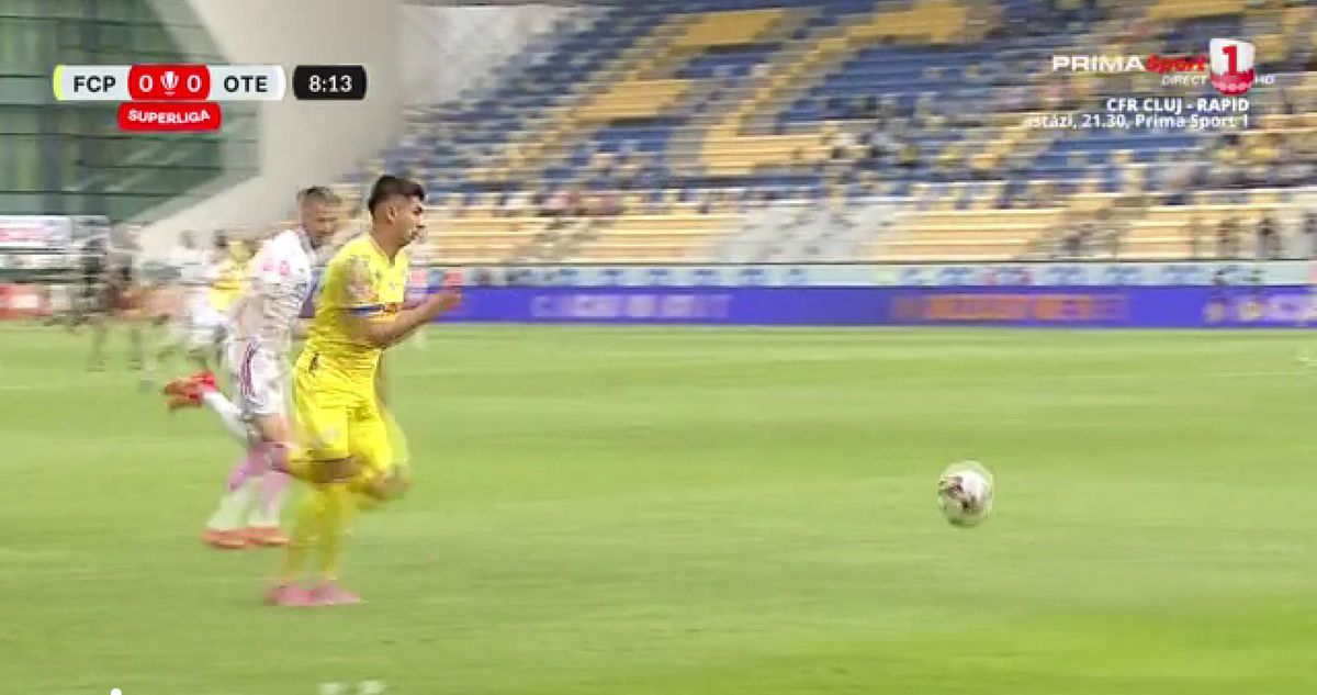 Cadou de Paști! Penalty comic obținut de Petrolul în meciul cu Oțelul » Două greșeli mari în apărarea lui Dorinel Munteanu