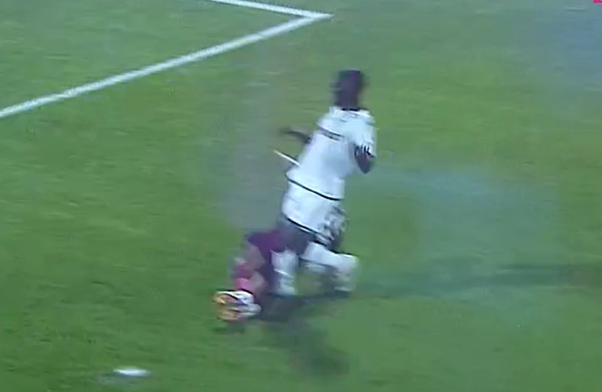 Au cerut penalty chiar în finalul reprizei din CFR Cluj - Rapid » Primul verdict al expertului în arbitraj