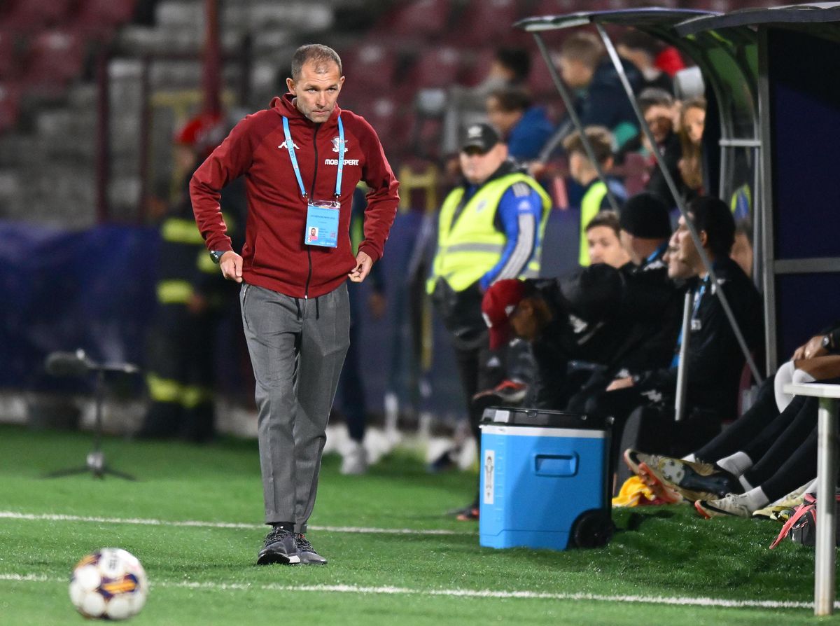 Basarab Panduru a dat de pământ cu un jucător de la Rapid: „Cea mai bună magie a lui este că dispare din joc!”