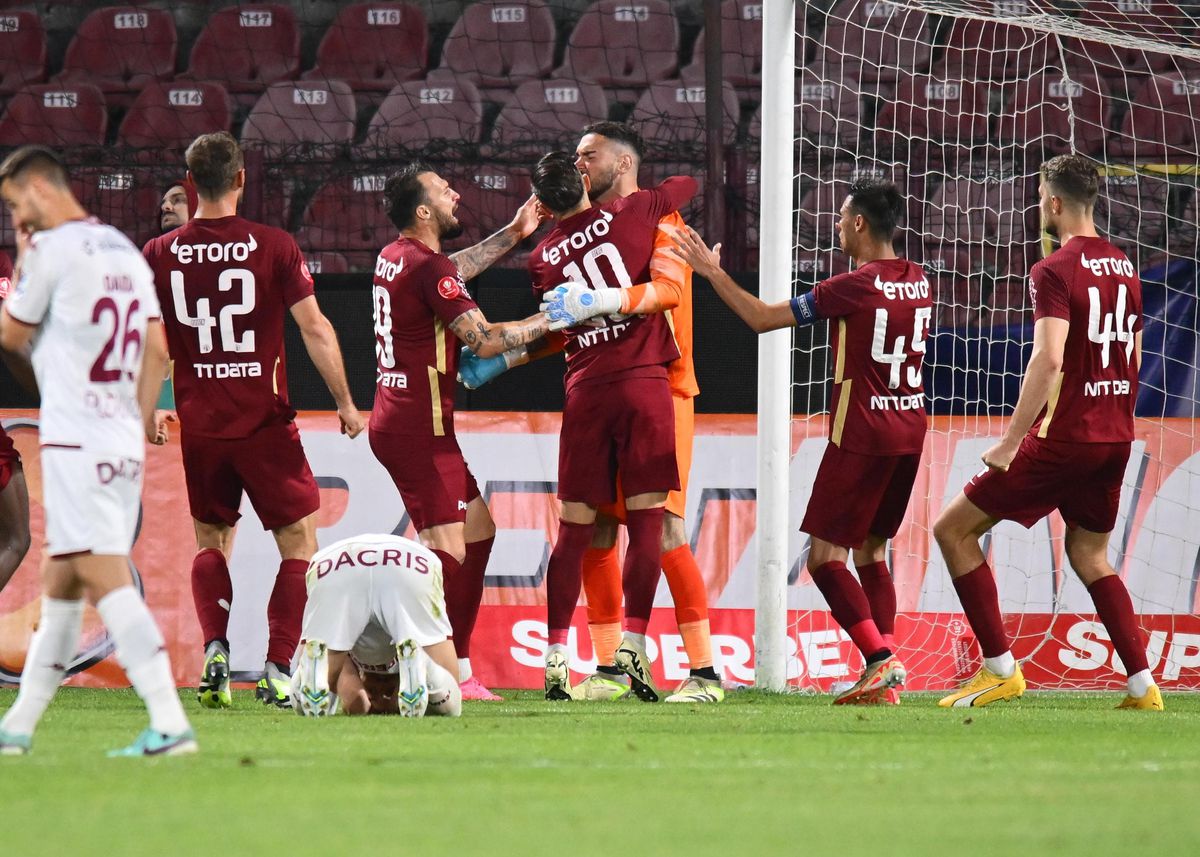 Primul meci, primul cartonaș » Criză de nervi a lui Dan Petrescu la CFR Cluj - Rapid