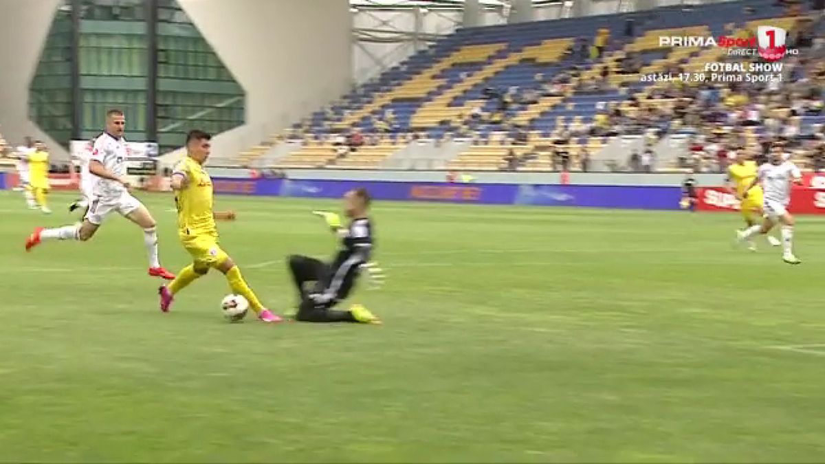 Cadou de Paști! Penalty comic obținut de Petrolul în meciul cu Oțelul » Două greșeli mari în apărarea lui Dorinel Munteanu