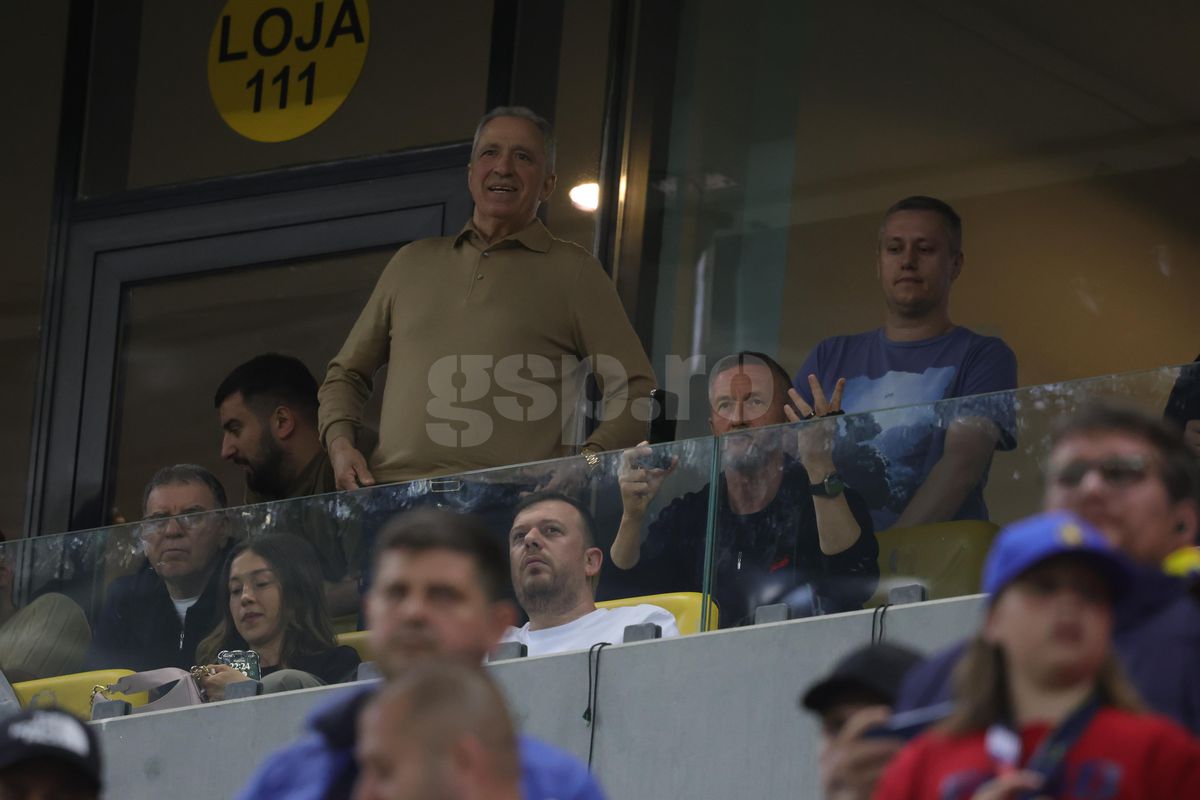 MM Stoica arată degetul mijlociu la finalul derby-ului FCSB - Dinamo